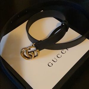 Thin Gucci belt with double G buckle; 65cm
